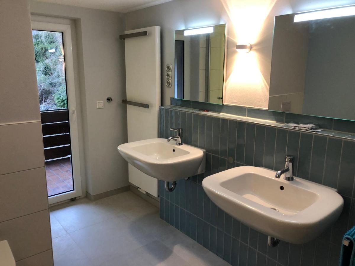 Blaues Zimmer Mit Grossem Balkon, Bad Ist Ein Traum, 50 Schritte Zum Radweg Am Main,Ideal For Short Stay Mainstockheim 외부 사진