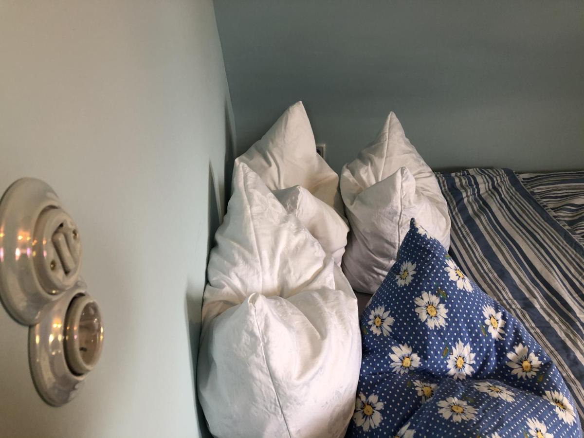 Blaues Zimmer Mit Grossem Balkon, Bad Ist Ein Traum, 50 Schritte Zum Radweg Am Main,Ideal For Short Stay Mainstockheim 외부 사진