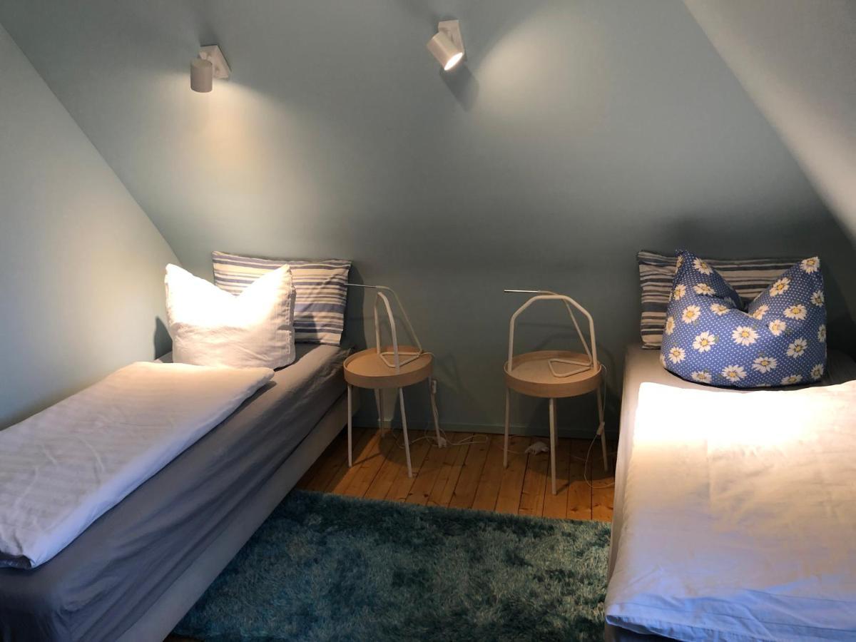 Blaues Zimmer Mit Grossem Balkon, Bad Ist Ein Traum, 50 Schritte Zum Radweg Am Main,Ideal For Short Stay Mainstockheim 외부 사진