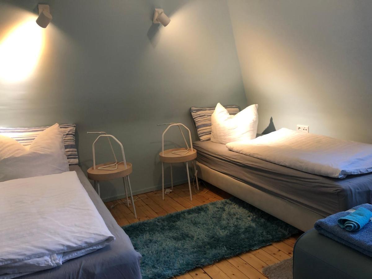 Blaues Zimmer Mit Grossem Balkon, Bad Ist Ein Traum, 50 Schritte Zum Radweg Am Main,Ideal For Short Stay Mainstockheim 외부 사진